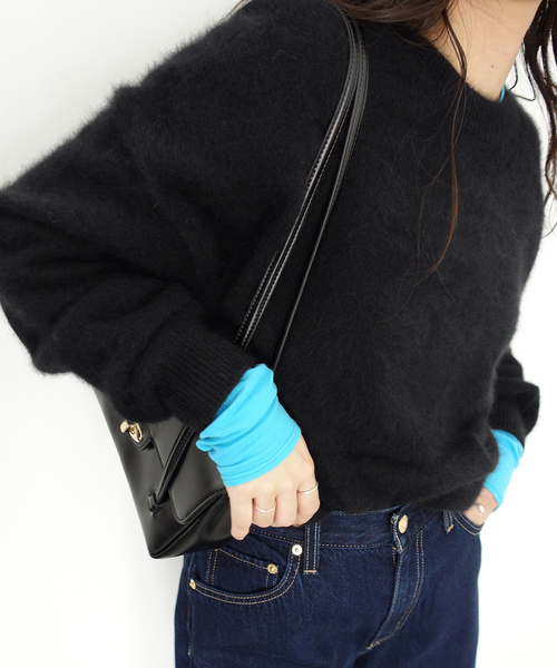 SLOBE IENA(スローブイエナ)の「《シリーズあり/》フォックスアルパカ 2wayプルオーバー(ニット/セーター・レディース・ブラック/サックスブルー/グレー/レッド・FREE)」の17枚目の写真