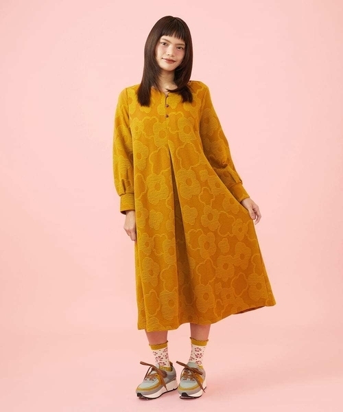 Jocomomola(ホコモモラ)の「【日本製】Forma de flor フラワージャカードカットソーワンピース(ワンピース・レディース・マスタード/ブラック・40)」の16枚目の写真