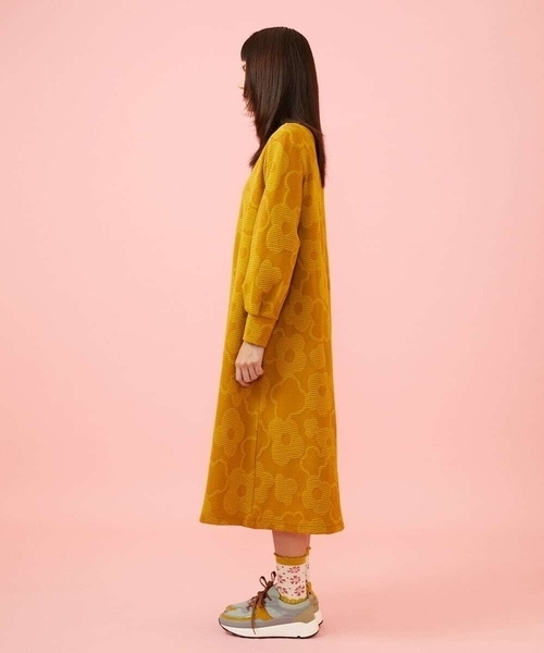 Jocomomola(ホコモモラ)の「【日本製】Forma de flor フラワージャカードカットソーワンピース(ワンピース・レディース・マスタード/ブラック・40)」の15枚目の写真