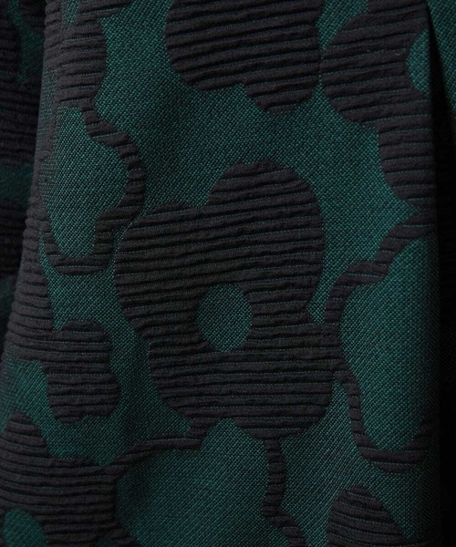 Jocomomola(ホコモモラ)の「【日本製】Forma de flor フラワージャカードカットソーワンピース(ワンピース・レディース・マスタード/ブラック・40)」の7枚目の写真