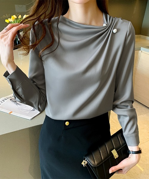 ONEP STAR(ワンピスター)の「ドレープパール調装飾長袖ブラウス(Tシャツ/カットソー・レディース・グレー・MEDIUM/X-LARGE/LARGE)」の12枚目の写真