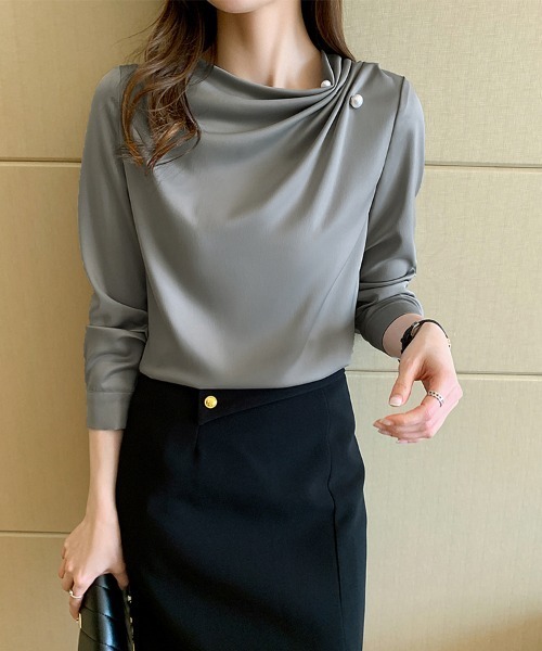 ONEP STAR(ワンピスター)の「ドレープパール調装飾長袖ブラウス(Tシャツ/カットソー・レディース・グレー・MEDIUM/X-LARGE/LARGE)」の15枚目の写真