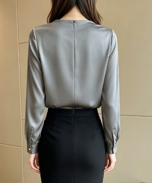 ONEP STAR(ワンピスター)の「ドレープパール調装飾長袖ブラウス(Tシャツ/カットソー・レディース・グレー・MEDIUM/X-LARGE/LARGE)」の11枚目の写真