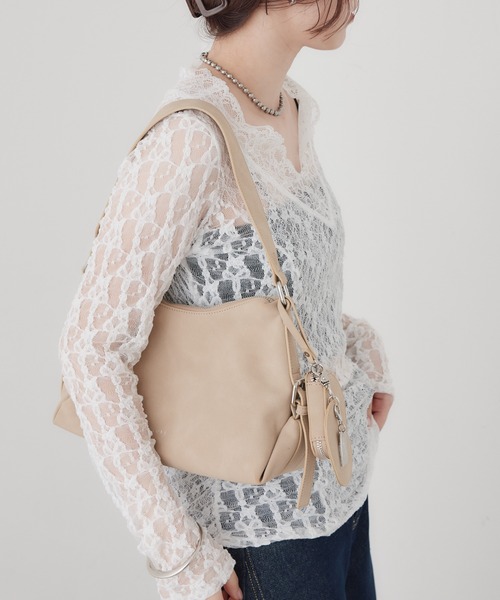mystic(ミスティック)の「26AW lotiビーンズミラーポーチバッグ(ショルダーバッグ・レディース・ベージュ・ONE SIZE)」の4枚目の写真