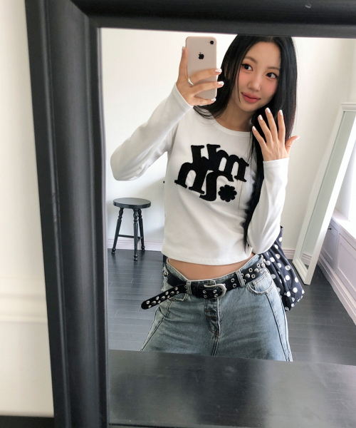 muahmuah（ムーアムーア）の「ヴィンテージ アップリケ ロゴ ロングスリーブ [ホワイト]（Tシャツ/カットソー・レディース・その他・FREE）」の3枚目の写真