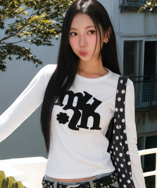 muahmuah（ムーアムーア）の「ヴィンテージ アップリケ ロゴ ロングスリーブ [ホワイト]（Tシャツ/カットソー・レディース・その他・FREE）」の6枚目の写真