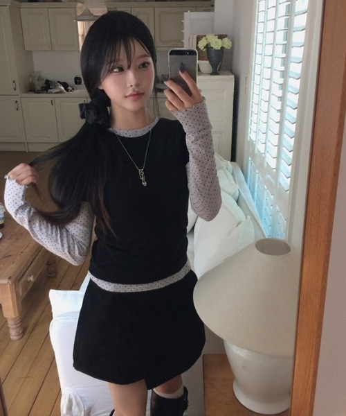 anyonemore（エニワンモア）の「メロウフリルドット長袖Tシャツ+ベーシック半袖Tシャツセット（Tシャツ/カットソー・レディース・ブラック・FREE）」の5枚目の写真