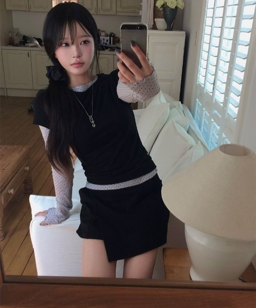 anyonemore（エニワンモア）の「メロウフリルドット長袖Tシャツ+ベーシック半袖Tシャツセット（Tシャツ/カットソー・レディース・ブラック・FREE）」の6枚目の写真