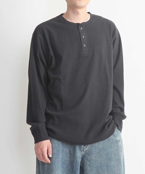 CONVERSE TOKYO(コンバーストウキョウ)の「WAFFLE HENLEY NECK LONG SLEEVE TEE(Tシャツ/カットソー・メンズ・ホワイト/ブラック・MEDIUM)」の2枚目の写真