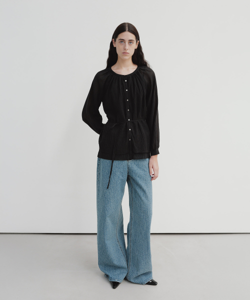 MOHAN（モハン）の「TIF シャーリングレイヤードブラウス_2色（シャツ/ブラウス・レディース・アイボリー/ブラック・SMALL/MEDIUM）」の4枚目の写真