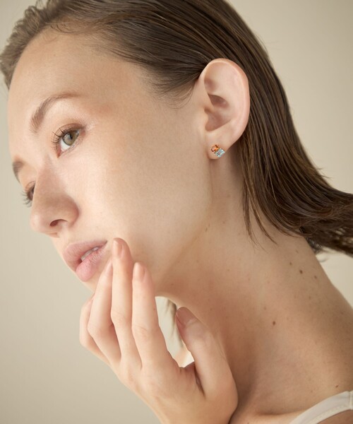 ete bijoux（エテビジュー）の「[ピース] K10YG オレンジカイヤナイト/ブルートパーズ ピアス（ピアス（片耳用）・レディース・イエローゴールド・FREE）」の4枚目の写真