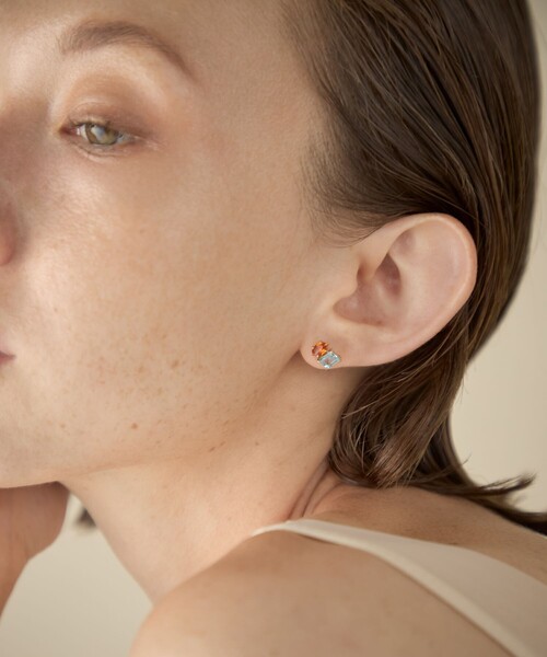 ete bijoux（エテビジュー）の「[ピース] K10YG オレンジカイヤナイト/ブルートパーズ ピアス（ピアス（片耳用）・レディース・イエローゴールド・FREE）」の6枚目の写真