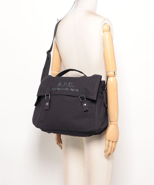A.P.C.（アーペーセー）の「BESACE RECUPERATION（ショルダーバッグ・メンズ・ブラウン系その他・ONESIZE）」の5枚目の写真