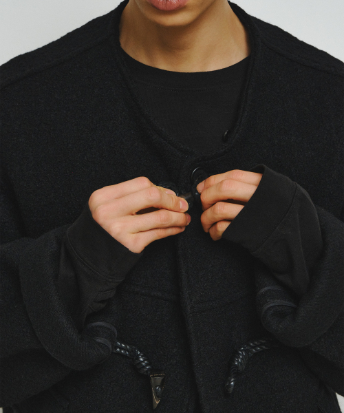 ENDOOR（エンドア）の「MORROW フード付きダッフルショートコート（ブラック）（ダッフルコート・レディース・ブラック・MEDIUM/LARGE）」の13枚目の写真