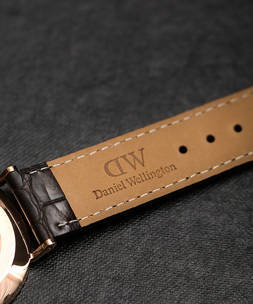 Daniel Wellington（ダニエルウェリントン）の「Daniel Wellington/ Classic York（アナログ腕時計・メンズ・ダークブラウン・FREE）」の12枚目の写真