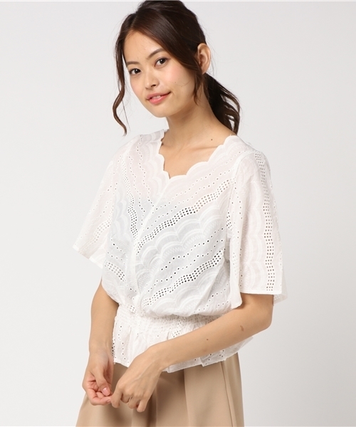 mysty woman（ミスティウーマン）の「綿ローン×スカラップ刺繍Vネックブラウス（シャツ/ブラウス・レディース・ブラック/ピンクベージュ/オフホワイト/パープル・FREE）」の13枚目の写真