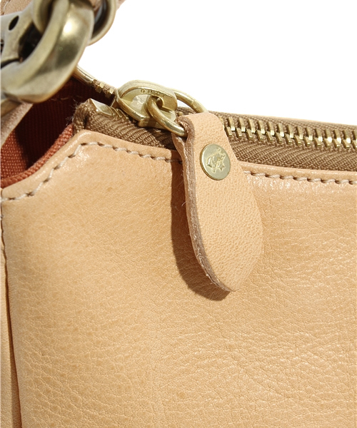 IL BISONTE(イルビゾンテ)の「IL BISONTE / ORIGINAL LEATHER / SHOULDER BAG(ショルダーバッグ・レディース・ブラック/ダークブラウン/グレー/ネイビー/ナチュラル/ライトブラウン・FREE)」の10枚目の写真