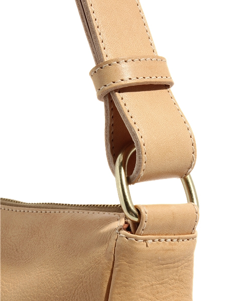 IL BISONTE(イルビゾンテ)の「IL BISONTE / ORIGINAL LEATHER / SHOULDER BAG(ショルダーバッグ・レディース・ブラック/ダークブラウン/グレー/ネイビー/ナチュラル/ライトブラウン・FREE)」の12枚目の写真