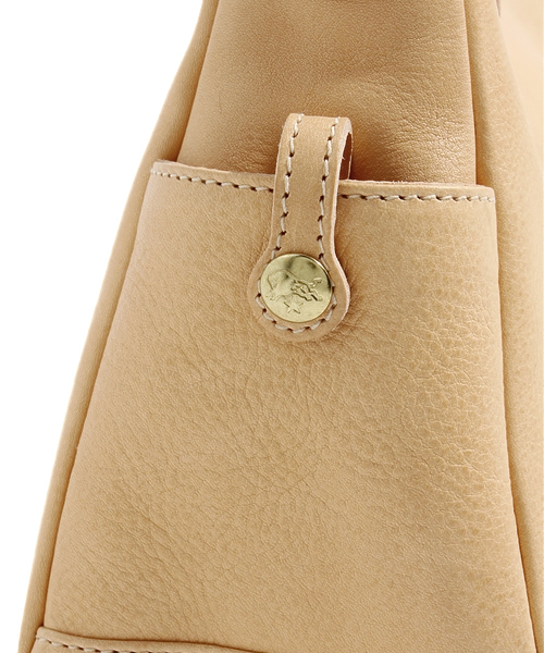 IL BISONTE(イルビゾンテ)の「IL BISONTE / ORIGINAL LEATHER / SHOULDER BAG(ショルダーバッグ・レディース・ブラック/ダークブラウン/グレー/ネイビー/ナチュラル/ライトブラウン・FREE)」の14枚目の写真
