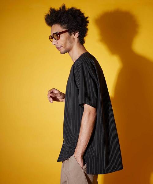 UNITED TOKYO(ユナイテッドトウキョウ)の「柄ノーカラーショートスリーブシャツ(シャツ/ブラウス・メンズ・ブラック/ブルー/ネイビー・1/2/3)」の5枚目の写真