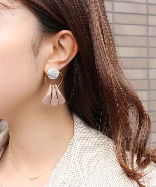 MODE ROBE（モードローブ）の「サークルボリュームパーツピアス（ピアス（両耳用）・レディース・ホワイト/ブラウン/グリーン/ブルー/パープル・FREE）」の3枚目の写真