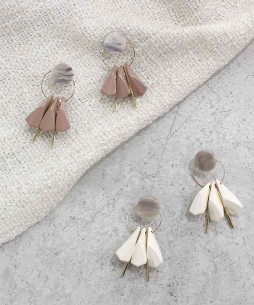 MODE ROBE（モードローブ）の「サークルボリュームパーツピアス（ピアス（両耳用）・レディース・ホワイト/ブラウン/グリーン/ブルー/パープル・FREE）」の7枚目の写真