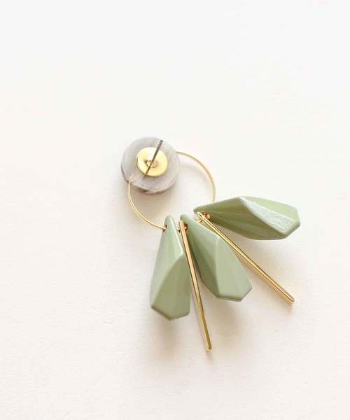 MODE ROBE（モードローブ）の「サークルボリュームパーツピアス（ピアス（両耳用）・レディース・ホワイト/ブラウン/グリーン/ブルー/パープル・FREE）」の8枚目の写真