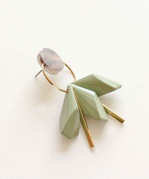 MODE ROBE（モードローブ）の「サークルボリュームパーツピアス（ピアス（両耳用）・レディース・ホワイト/ブラウン/グリーン/ブルー/パープル・FREE）」の6枚目の写真