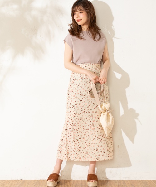 natural couture(ナチュラルクチュール)の「前後2WAY三角あきニット(ニット/セーター・レディース・ブラック/オフホワイト/ピンクベージュ・FREE)」の20枚目の写真