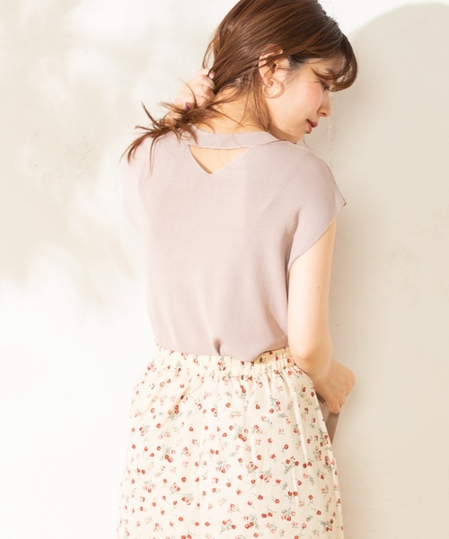 natural couture(ナチュラルクチュール)の「前後2WAY三角あきニット(ニット/セーター・レディース・ブラック/オフホワイト/ピンクベージュ・FREE)」の21枚目の写真