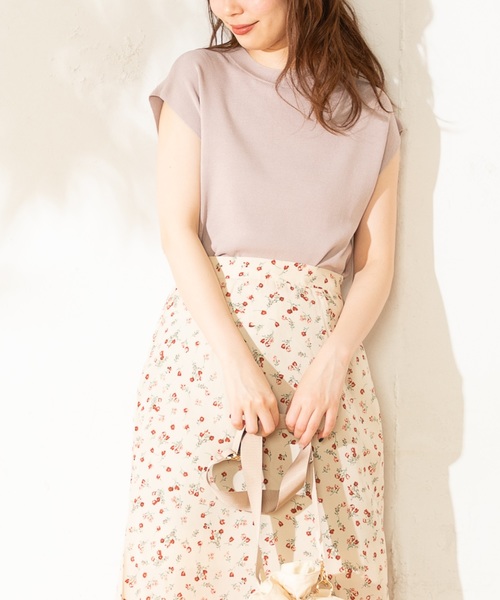 natural couture(ナチュラルクチュール)の「前後2WAY三角あきニット(ニット/セーター・レディース・ブラック/オフホワイト/ピンクベージュ・FREE)」の22枚目の写真