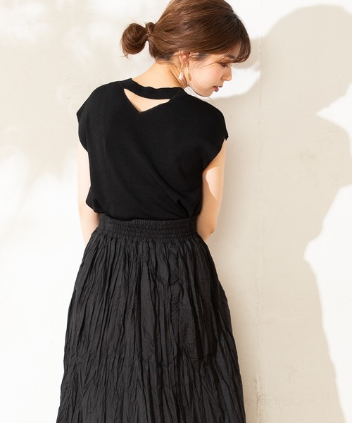 natural couture(ナチュラルクチュール)の「前後2WAY三角あきニット(ニット/セーター・レディース・ブラック/オフホワイト/ピンクベージュ・FREE)」の18枚目の写真