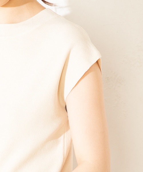 natural couture(ナチュラルクチュール)の「前後2WAY三角あきニット(ニット/セーター・レディース・ブラック/オフホワイト/ピンクベージュ・FREE)」の16枚目の写真