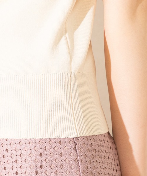natural couture(ナチュラルクチュール)の「前後2WAY三角あきニット(ニット/セーター・レディース・ブラック/オフホワイト/ピンクベージュ・FREE)」の7枚目の写真