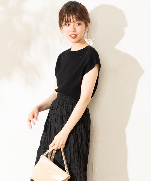 natural couture(ナチュラルクチュール)の「前後2WAY三角あきニット(ニット/セーター・レディース・ブラック/オフホワイト/ピンクベージュ・FREE)」の9枚目の写真