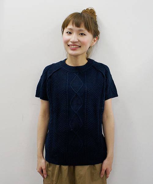 CIAOPANIC（チャオパニック）の「【Ciaopanic】　アラン柄半袖P/O（ニット/セーター・レディース・グレー/レッド/ネイビー/アイボリー・FREE）」の4枚目の写真