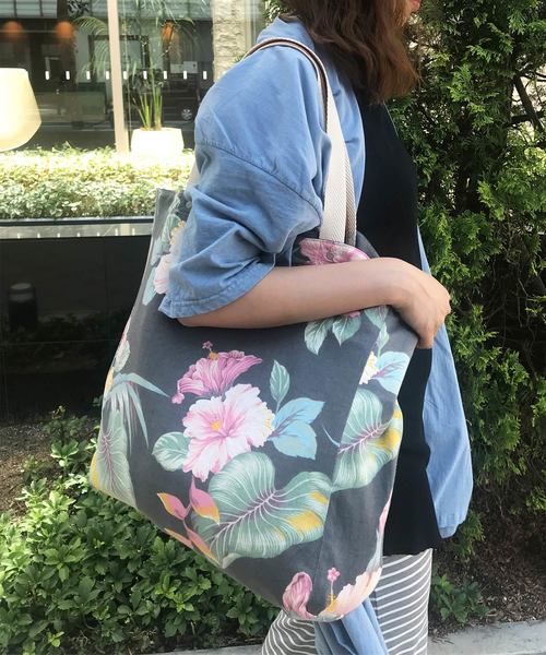 OLD BETTY'S（オールドベティーズ）の「Reversible Toto Bag/リバーシブル トートバッグ（トートバッグ・レディース・オフホワイト/スミクロ・FREE）」の2枚目の写真