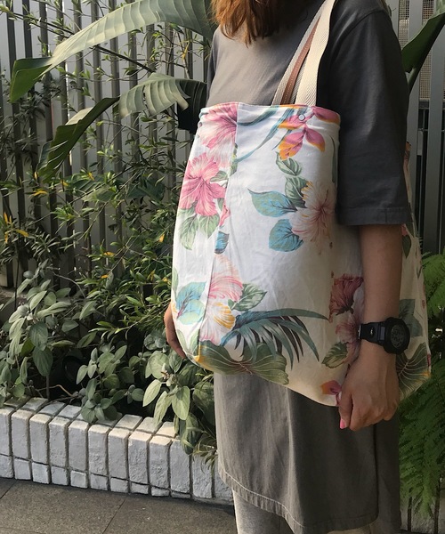 OLD BETTY'S（オールドベティーズ）の「Reversible Toto Bag/リバーシブル トートバッグ（トートバッグ・レディース・オフホワイト/スミクロ・FREE）」の9枚目の写真