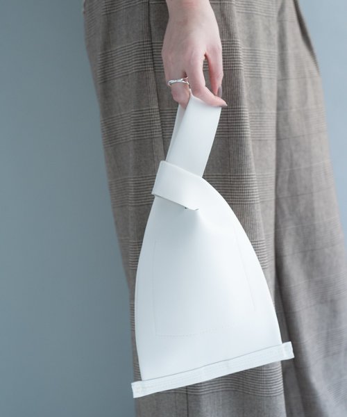 Ciki（シキ）の「レザーマーケットバッグ / 2wayレザーミニハンドバッグ（ハンドバッグ・レディース・ホワイト/ブラック/ベージュ・FREE）」の12枚目の写真