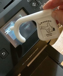 TRADITION ACOUSTIC.（トラディションアコースティック）の「NO TOUCH KEY HOLDER　ノータッチキーホルダー（キーホルダー）」