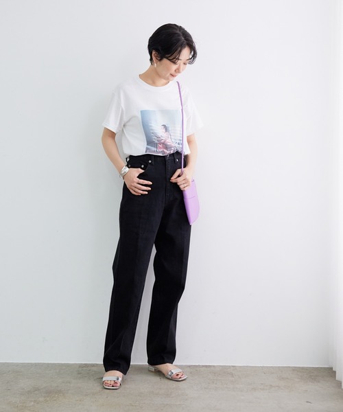 ADAM ET ROPE'（アダムエロペ）の「フォトグラファーＴＥＥ（Tシャツ/カットソー・レディース・ホワイト/ホワイト系その他・FREE）」の12枚目の写真