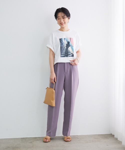 ADAM ET ROPE'（アダムエロペ）の「フォトグラファーＴＥＥ（Tシャツ/カットソー・レディース・ホワイト/ホワイト系その他・FREE）」の14枚目の写真