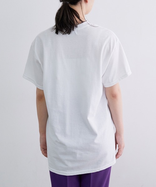 ADAM ET ROPE'（アダムエロペ）の「フォトグラファーＴＥＥ（Tシャツ/カットソー・レディース・ホワイト/ホワイト系その他・FREE）」の11枚目の写真