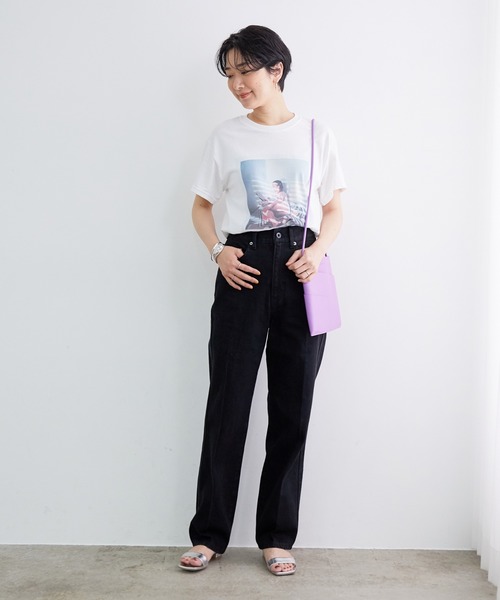 ADAM ET ROPE'（アダムエロペ）の「フォトグラファーＴＥＥ（Tシャツ/カットソー・レディース・ホワイト/ホワイト系その他・FREE）」の5枚目の写真