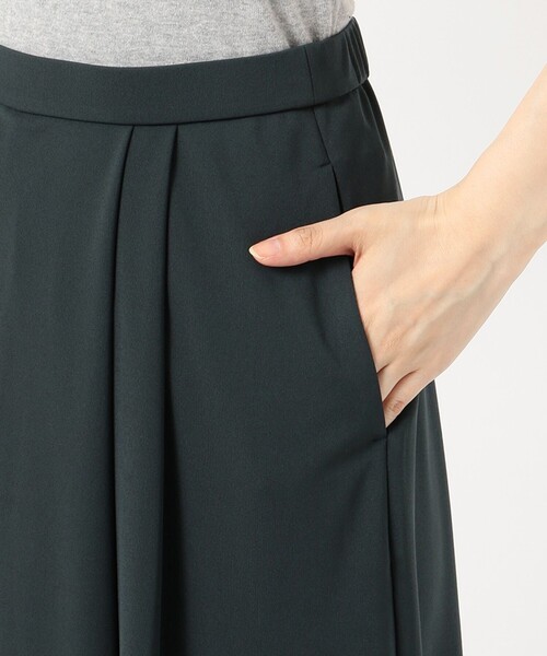 J.PRESS(ジェイプレス)の「タックラップパンツ キュロットパンツ(その他パンツ・レディース・ブラック系/グリーン系・T13/T15)」の7枚目の写真