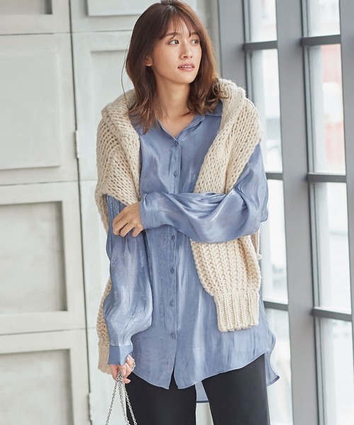 KOBE LETTUCE（コウベレタス）の「サテンオーバーシャツ（シャツ/ブラウス・レディース・ライトベージュ/ベージュ/カーキ/グレー系その他・FREE）」の2枚目の写真