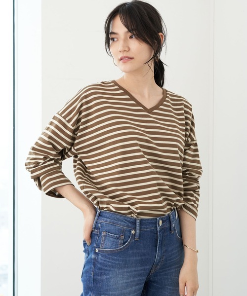 AMERICAN HOLIC(アメリカンホリック)の「Vネックドロップショルダーカットプルオーバー *(Tシャツ/カットソー・レディース・アイボリー/ブラウン/ブラック/オフホワイト・FREE)」の4枚目の写真