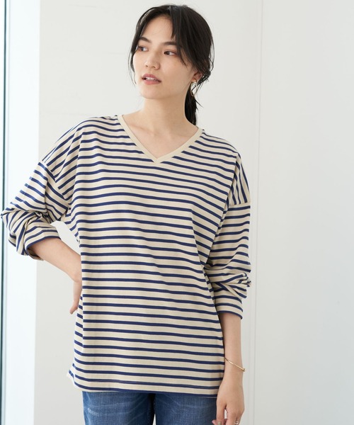 AMERICAN HOLIC(アメリカンホリック)の「Vネックドロップショルダーカットプルオーバー *(Tシャツ/カットソー・レディース・アイボリー/ブラウン/ブラック/オフホワイト・FREE)」の3枚目の写真