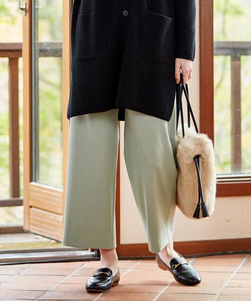 J.PRESS(ジェイプレス)の「【洗える】40/2NEWESTバックピーチ セミワイドパンツ(その他パンツ・レディース・スモーキーグリーン系/ベージュ系/ネイビー系・9/7/11/13)」の1枚目の写真