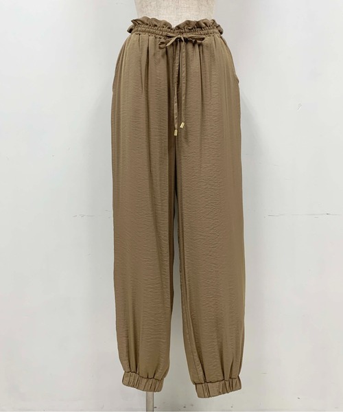 PICCIN(ピッチン)の「マットサテンジョガーパンツ(その他パンツ・レディース・キャメル/グレイッシュベージュ・M/L)」の18枚目の写真